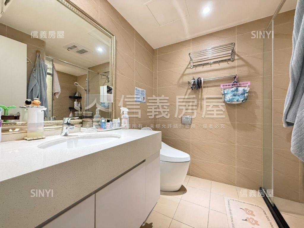 太陽帝國兩房帶車位房屋室內格局與周邊環境