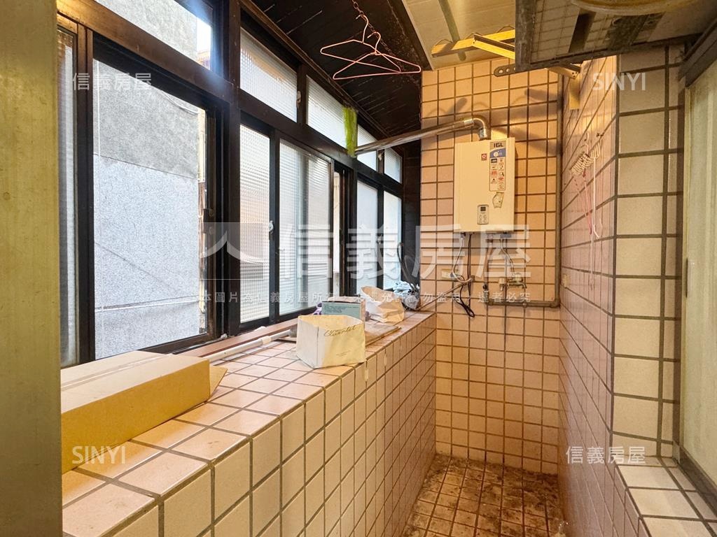 四號公園捷運美寓房屋室內格局與周邊環境