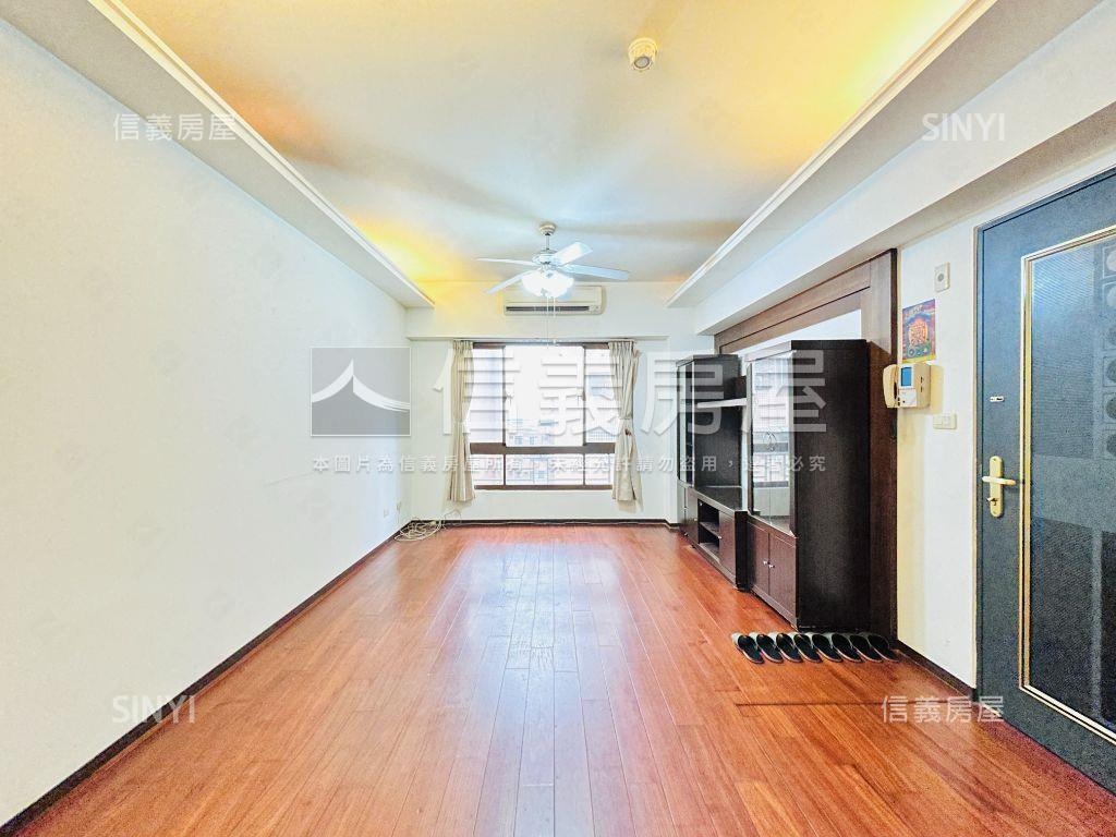 近藝文阿曼次頂樓三房車位房屋室內格局與周邊環境