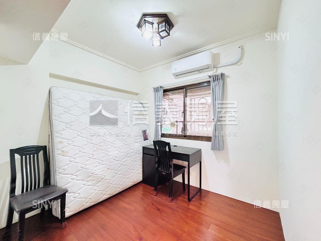 近藝文阿曼次頂樓三房車位房屋室內格局與周邊環境