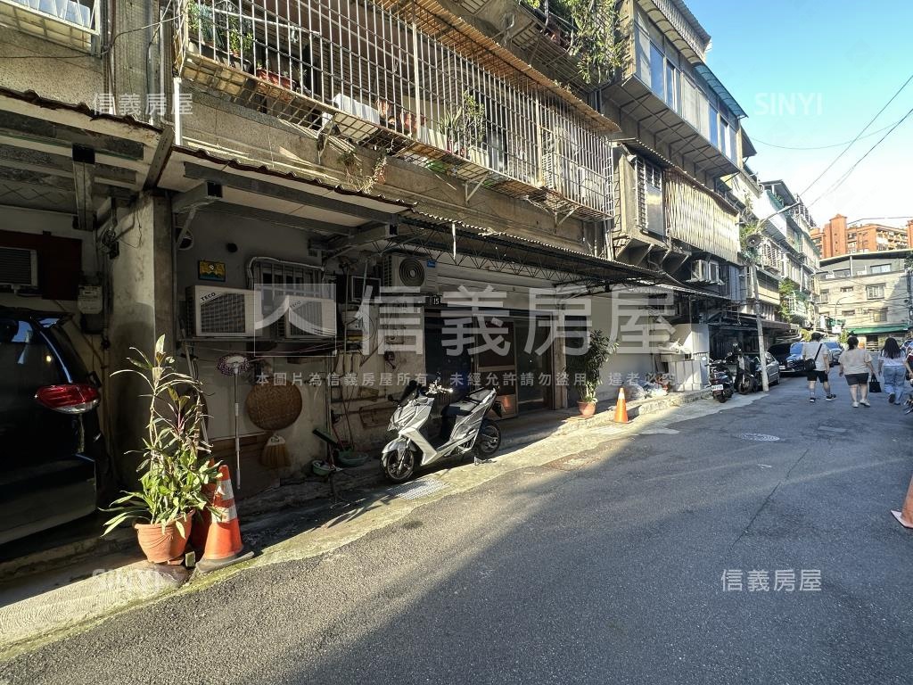 板橋站捷運好停車一樓房屋室內格局與周邊環境