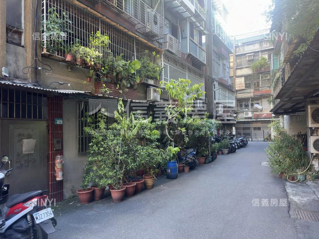 板橋站捷運好停車一樓房屋室內格局與周邊環境