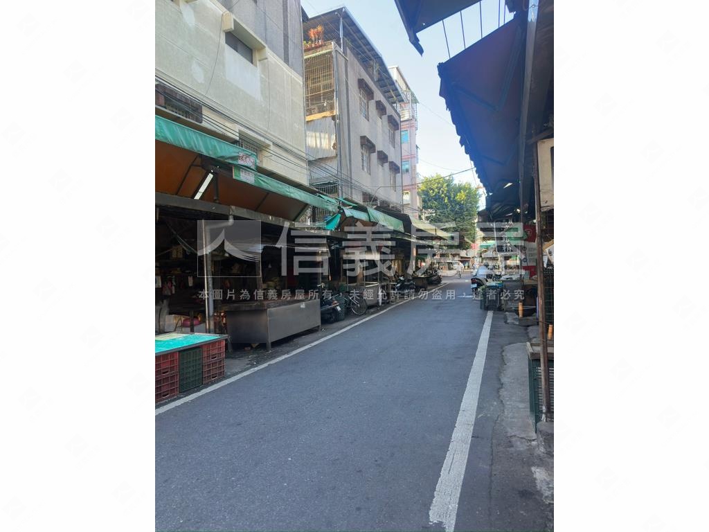 板橋站捷運好停車一樓房屋室內格局與周邊環境
