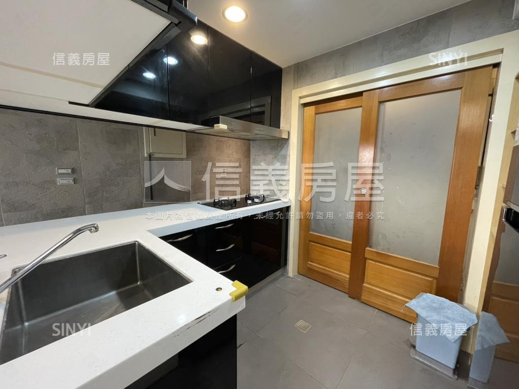 近竹光運動中心視野美兩房房屋室內格局與周邊環境