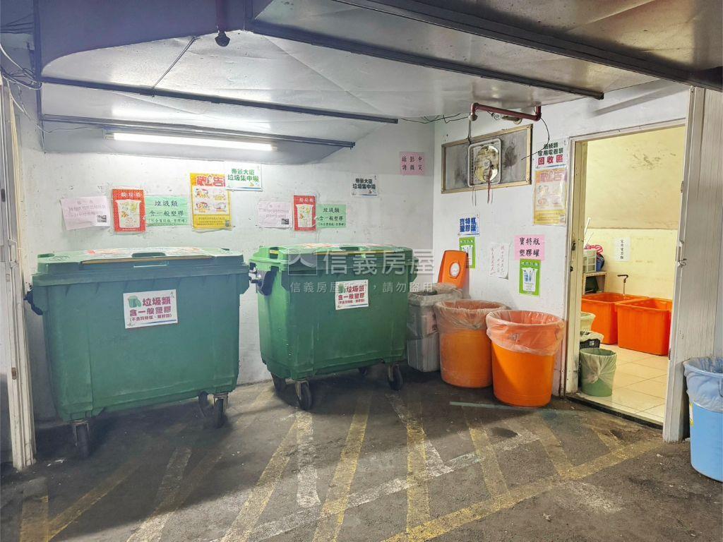 山景電梯兩房坡平車位房屋室內格局與周邊環境