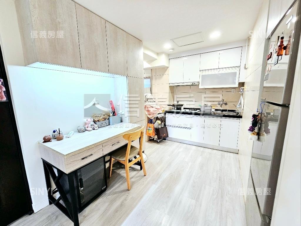 【專任】高樓景觀裝潢美廈房屋室內格局與周邊環境