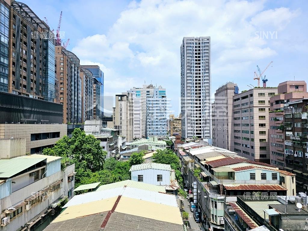 【專任】高樓景觀裝潢美廈房屋室內格局與周邊環境