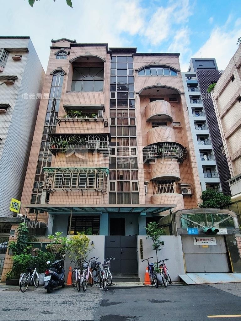 獨棟電梯挑高樓中樓雙車位房屋室內格局與周邊環境