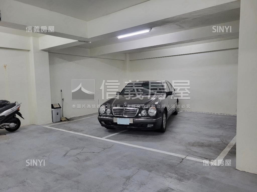 獨棟電梯挑高樓中樓雙車位房屋室內格局與周邊環境