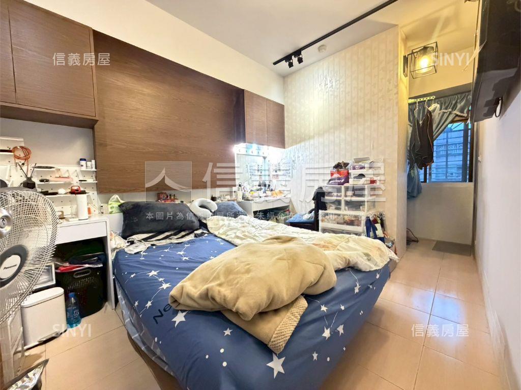 土城電梯大３房。雙車位房屋室內格局與周邊環境