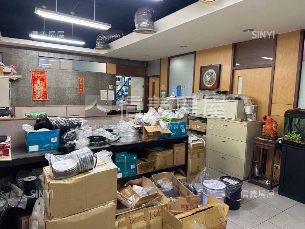 萬國財星廠辦Ⅲ房屋室內格局與周邊環境