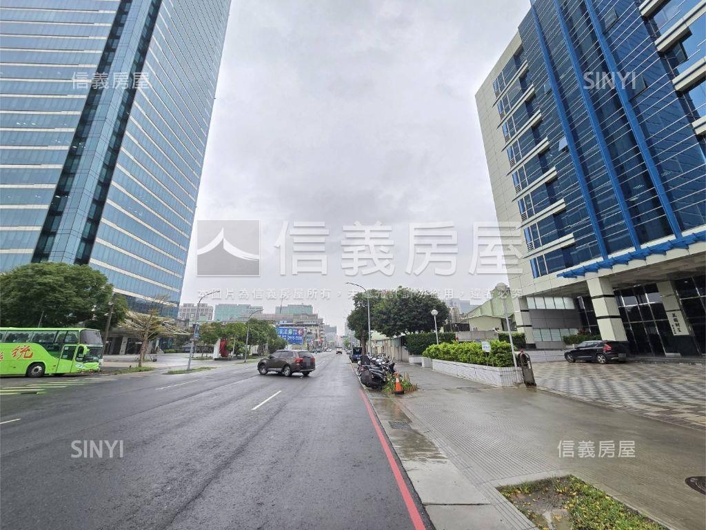 萬國財星廠辦Ⅲ房屋室內格局與周邊環境