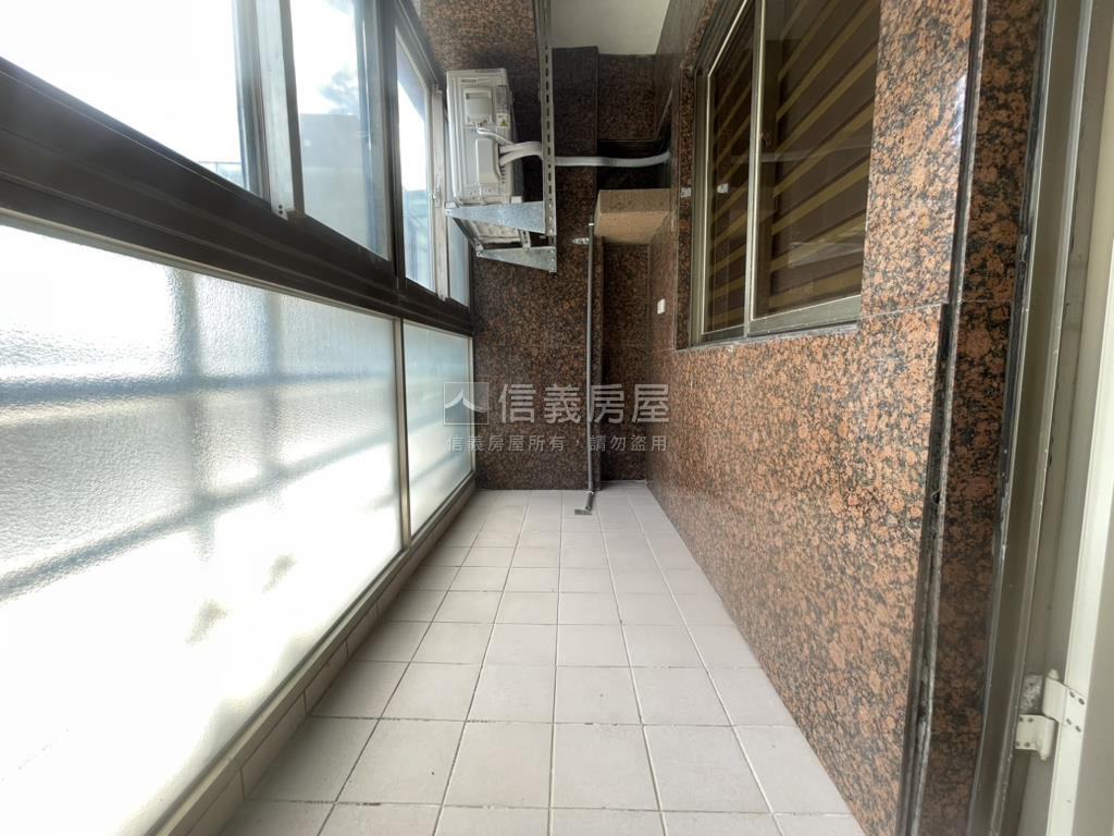 南寮美裝潢四房平面車位房屋室內格局與周邊環境