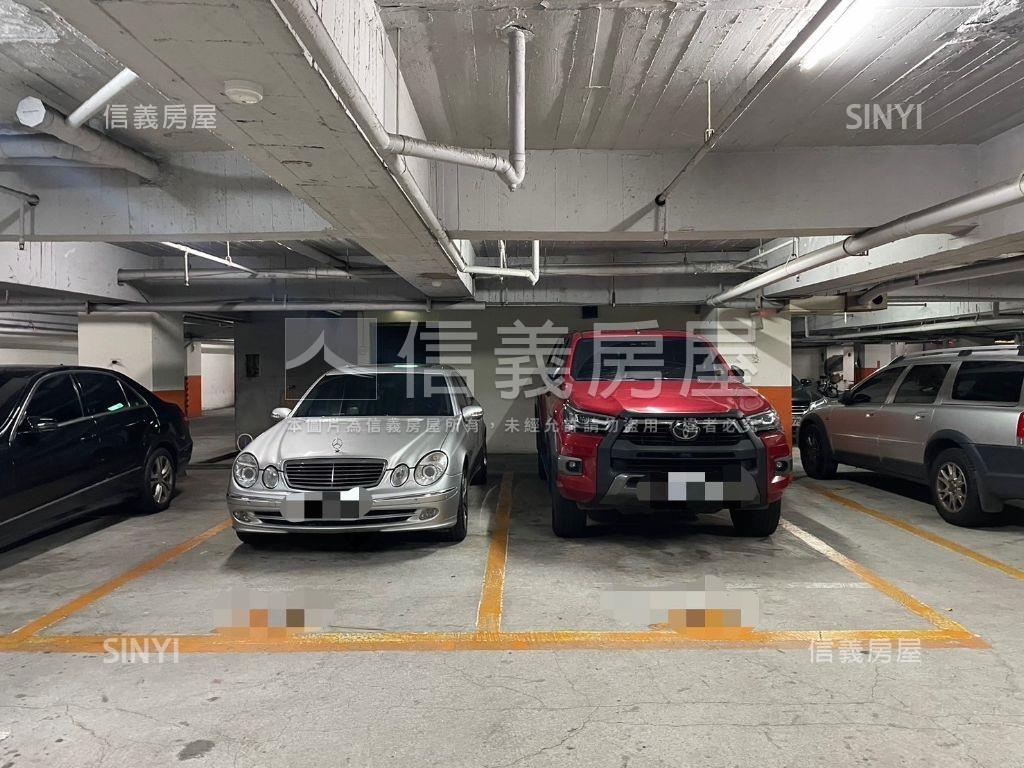 專任仁愛三青打通戶帶車位房屋室內格局與周邊環境