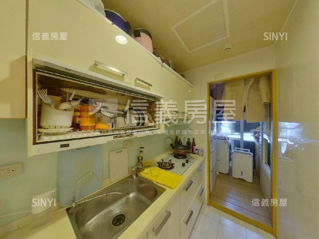 經貿水岸三房車位房屋室內格局與周邊環境