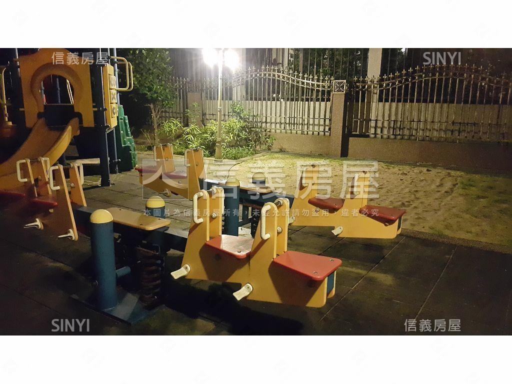 經貿水岸三房車位房屋室內格局與周邊環境