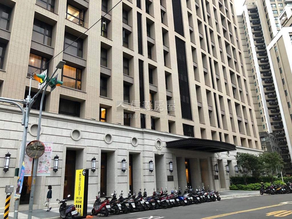 丹鳳捷運邊間三房車位房屋室內格局與周邊環境