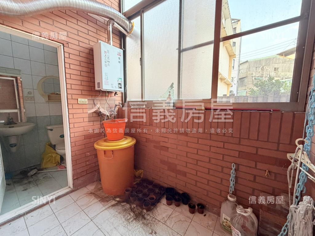 低總價小資工作室房屋室內格局與周邊環境