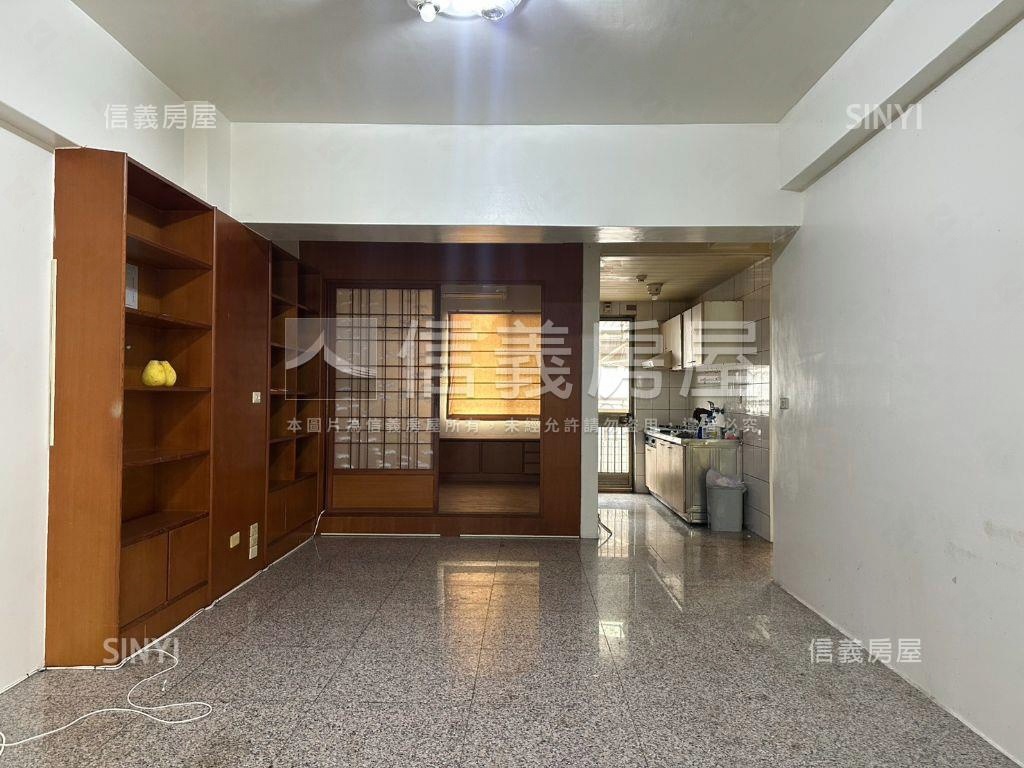 東區｜雙陽台三房平車房屋室內格局與周邊環境