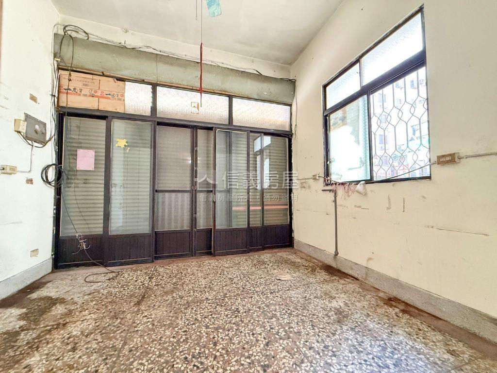 西屯臨路角間透店房屋室內格局與周邊環境