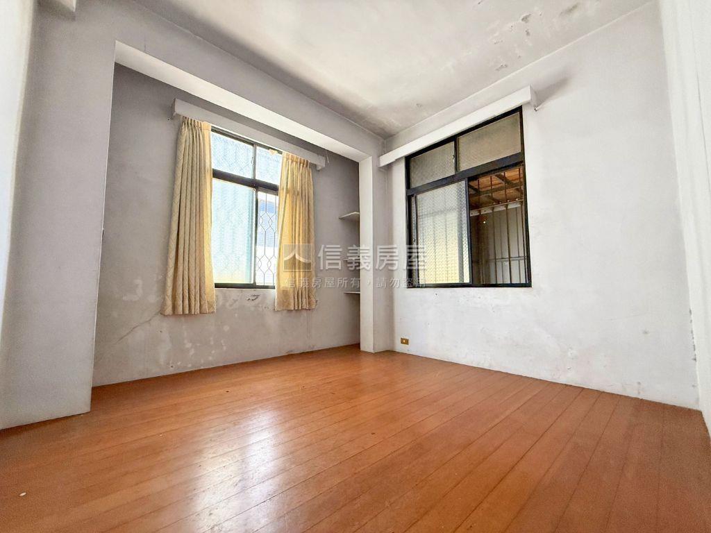 西屯臨路角間透店房屋室內格局與周邊環境