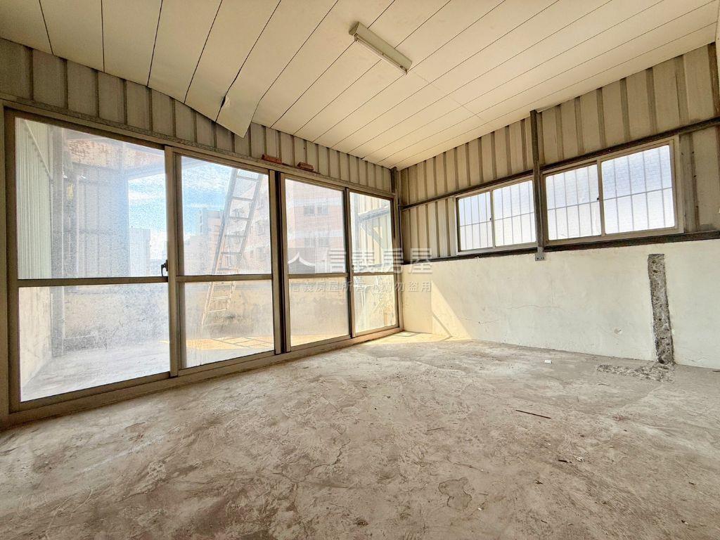 西屯臨路角間透店房屋室內格局與周邊環境
