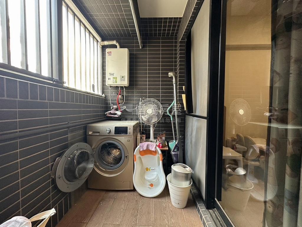 近高醫溫馨美三房車位房屋室內格局與周邊環境