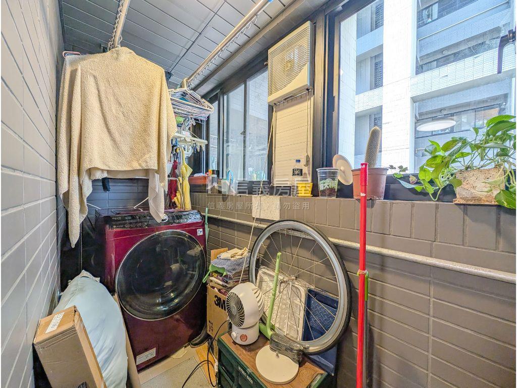 專˙翠峰稀有兩房車位房屋室內格局與周邊環境