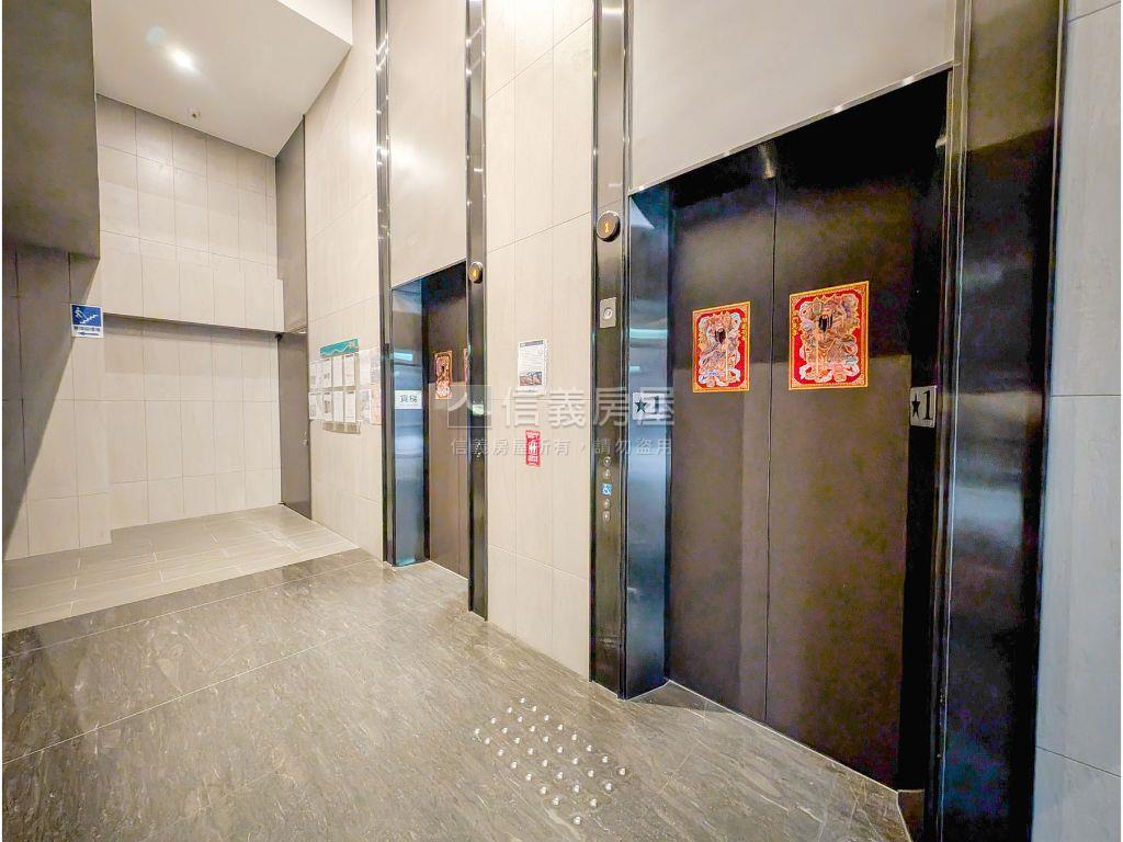 專˙翠峰稀有兩房車位房屋室內格局與周邊環境