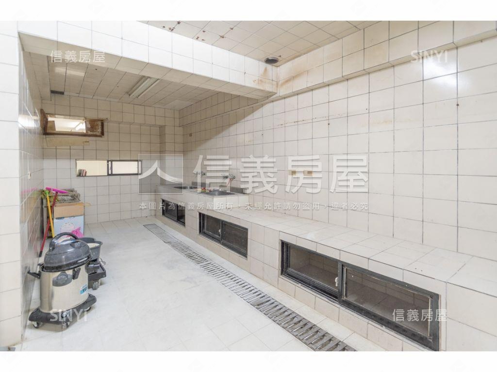 方便停車東海超值百坪樓店房屋室內格局與周邊環境