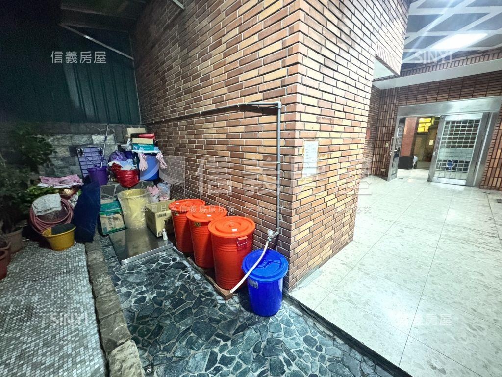 大德街大面寬角店房屋室內格局與周邊環境