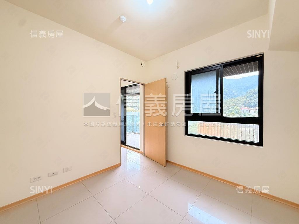 星野之森Ｇ區四房平面車位房屋室內格局與周邊環境