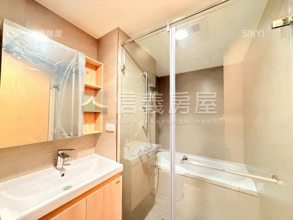 星野之森Ｇ區四房平面車位房屋室內格局與周邊環境