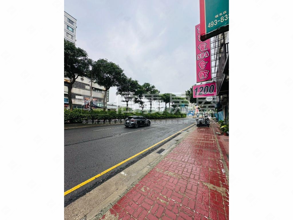近Ａ２１捷運站金透店房屋室內格局與周邊環境
