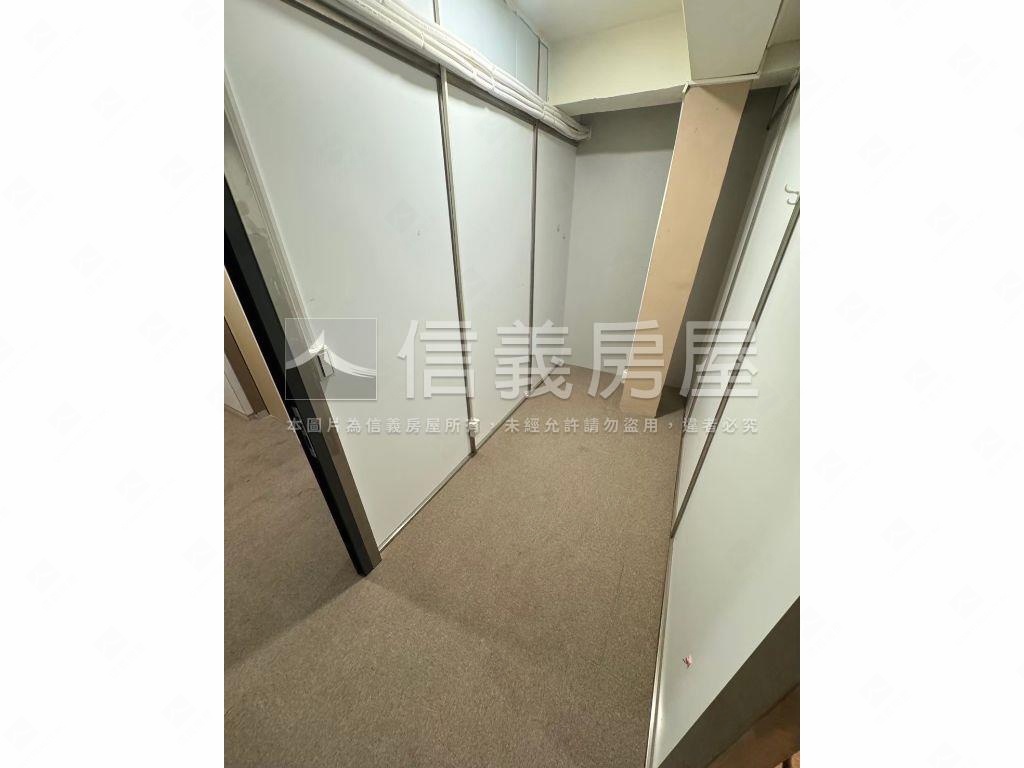 北區雙透天大面寬電梯角店房屋室內格局與周邊環境