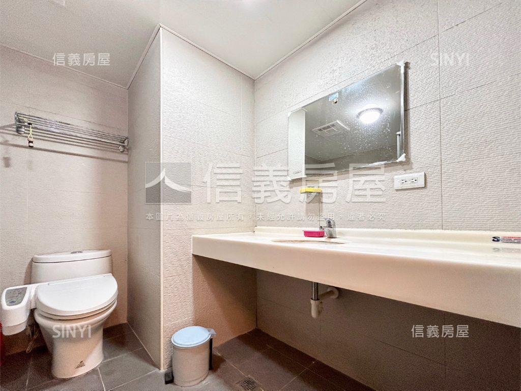 巨城旁ＭｙＣｉｔｙ美平車房屋室內格局與周邊環境