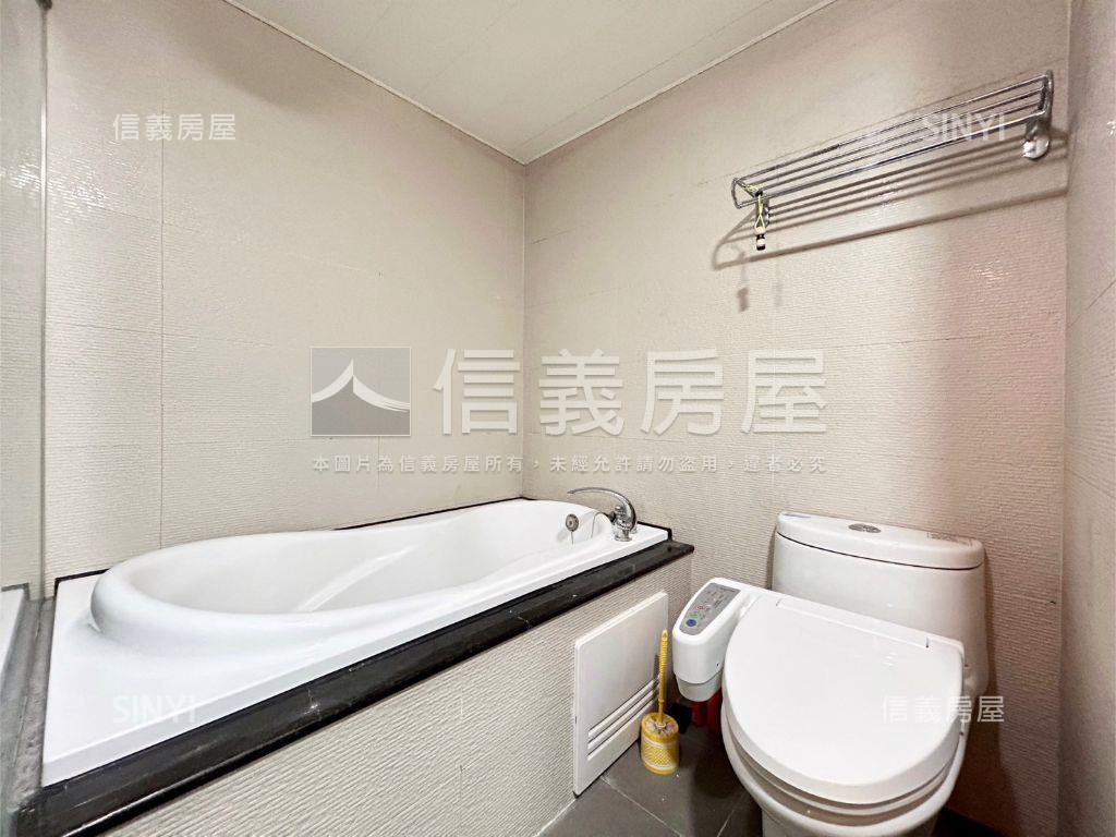 巨城旁ＭｙＣｉｔｙ美平車房屋室內格局與周邊環境