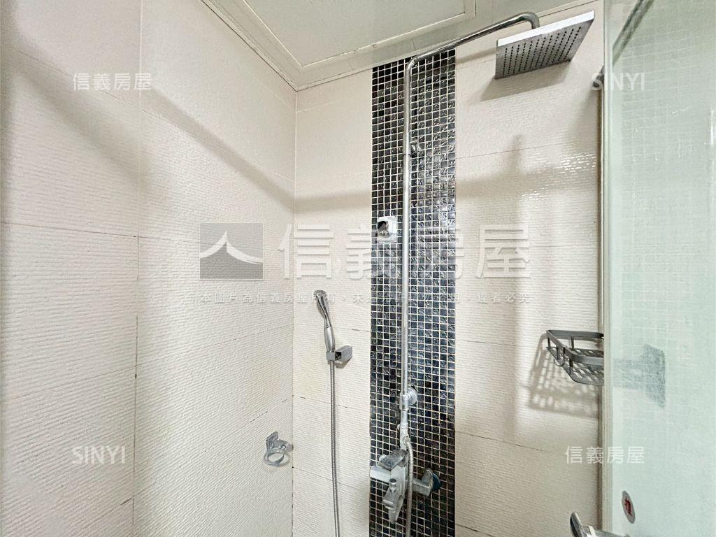 巨城旁ＭｙＣｉｔｙ美平車房屋室內格局與周邊環境