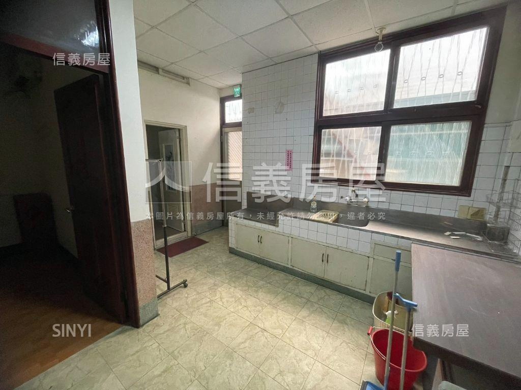 府城歷史街區面寬約６米透房屋室內格局與周邊環境