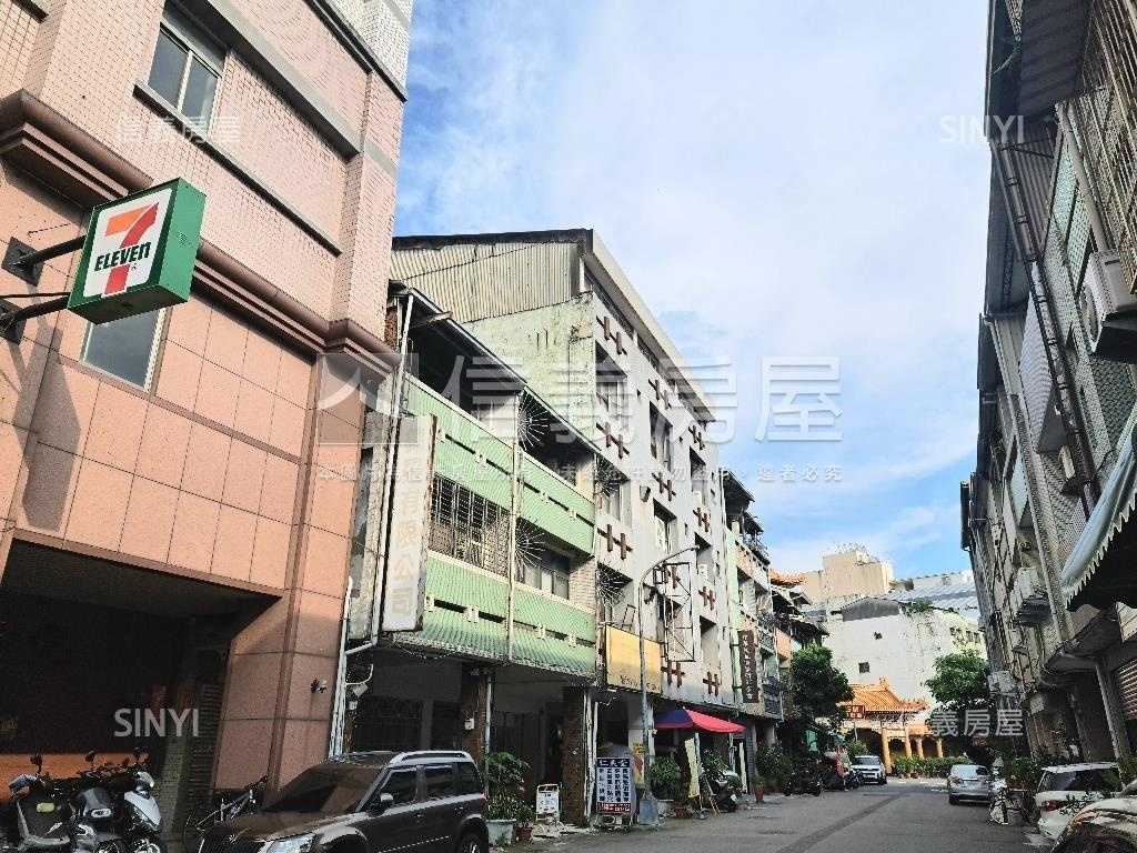 興大低價角間店面王者風範房屋室內格局與周邊環境