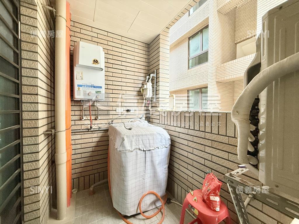 稀有青年時代兩套衛浴房屋室內格局與周邊環境