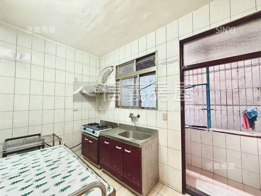 新莊景德路公寓四樓三房房屋室內格局與周邊環境