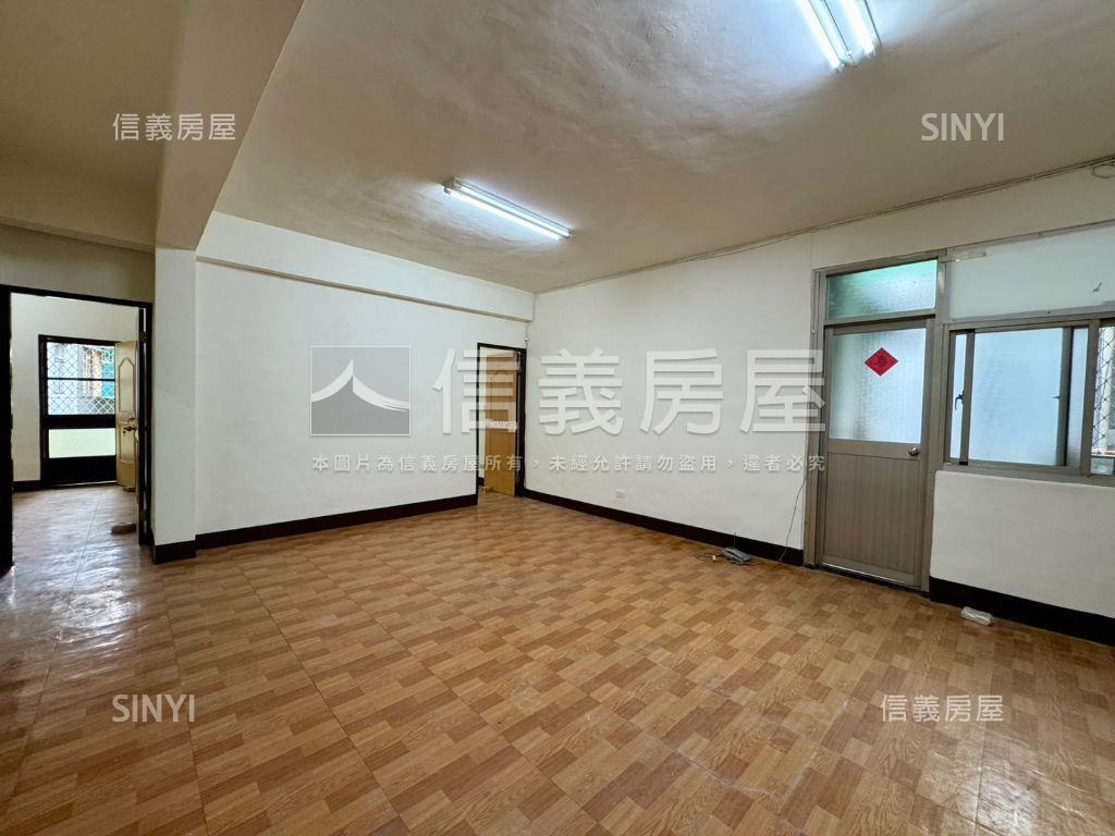 捷運好近邊間三房房屋室內格局與周邊環境