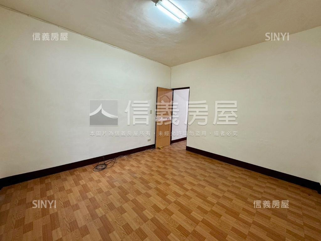 捷運好近邊間三房房屋室內格局與周邊環境