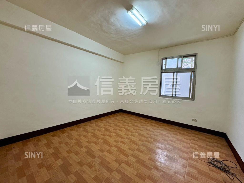捷運好近邊間三房房屋室內格局與周邊環境