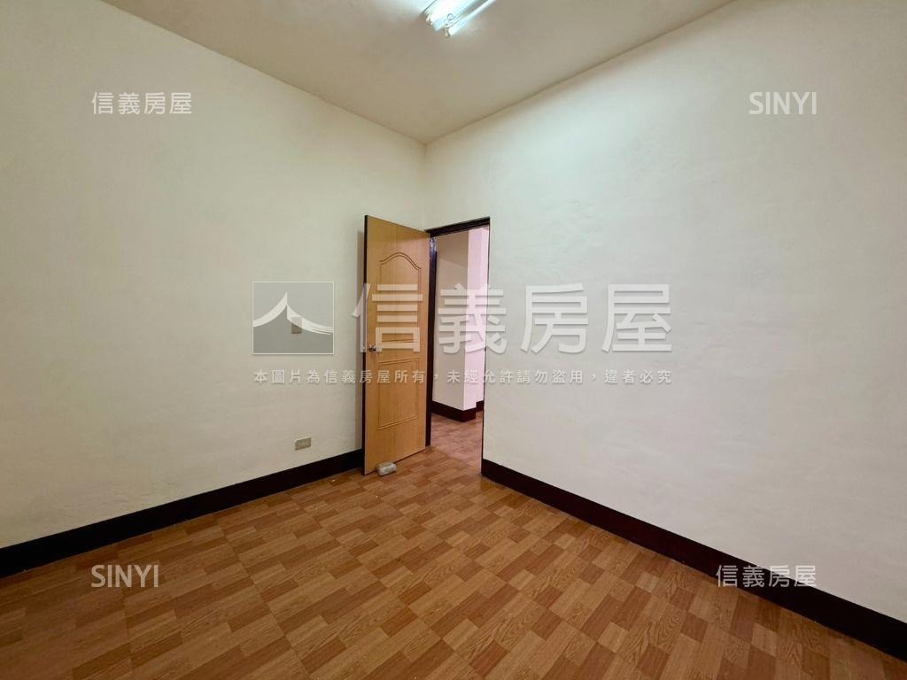 捷運好近邊間三房房屋室內格局與周邊環境