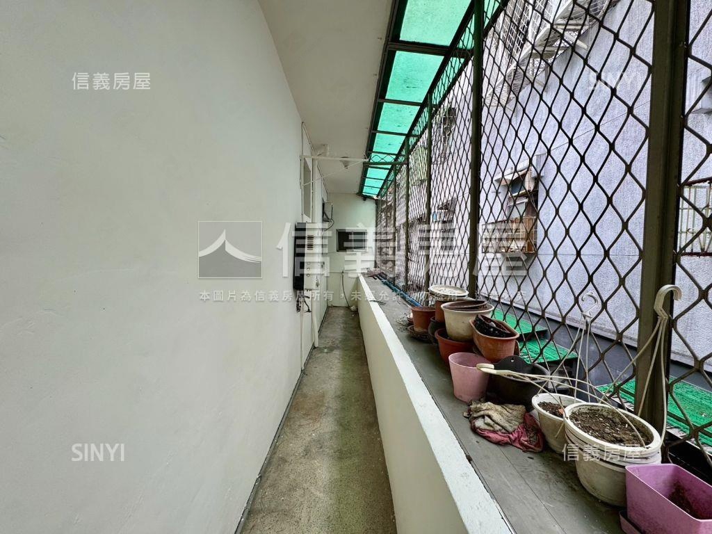 捷運好近邊間三房房屋室內格局與周邊環境
