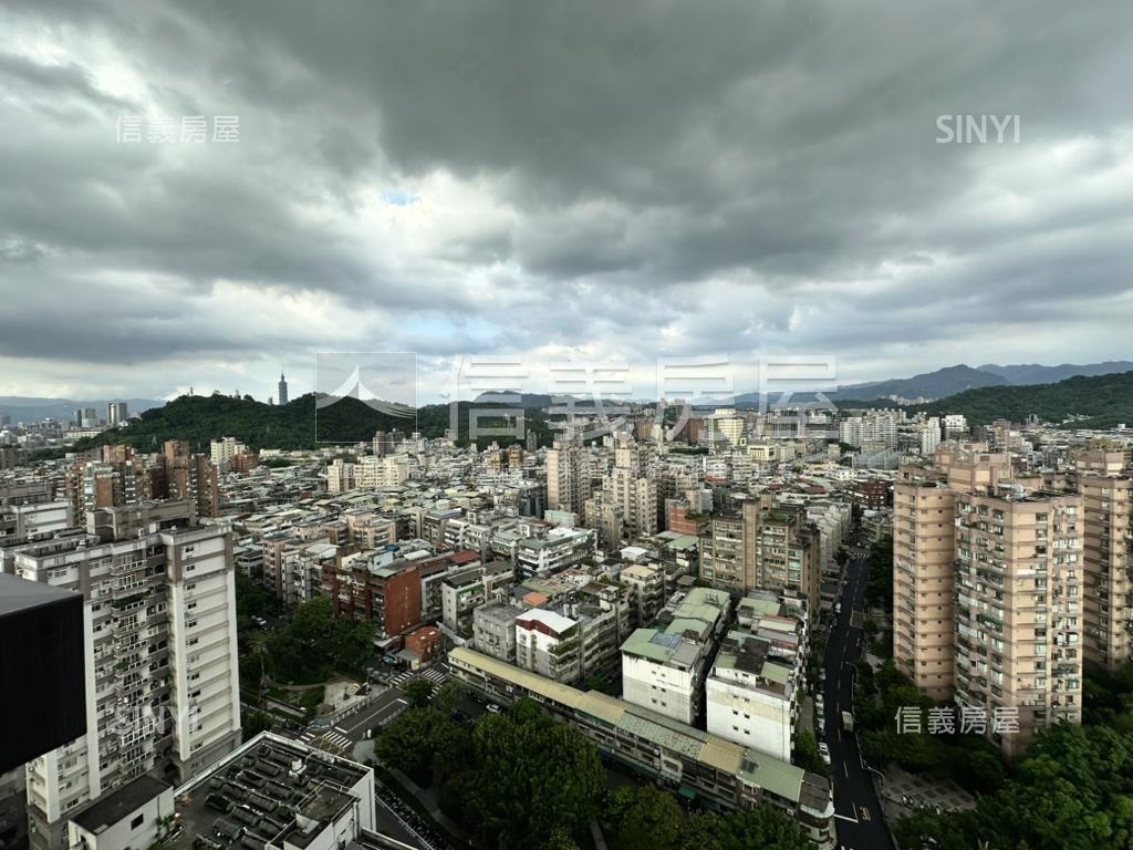 氣勢磅礡山河景觀豪邸房屋室內格局與周邊環境