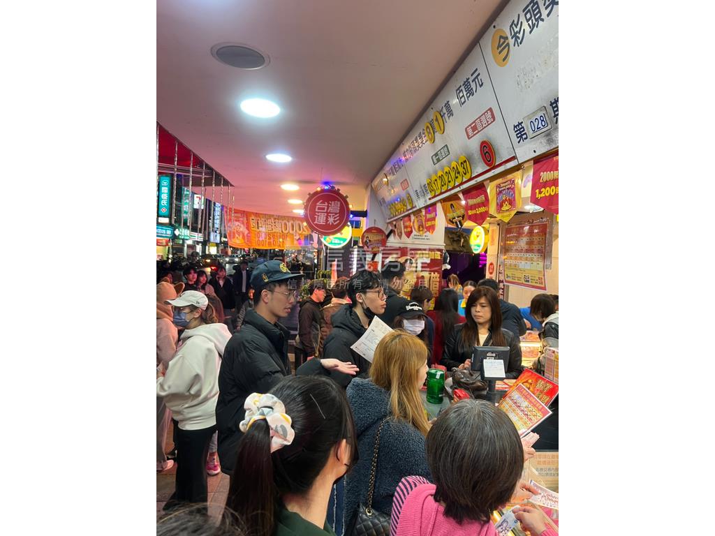 稀有正夜市透天房屋室內格局與周邊環境
