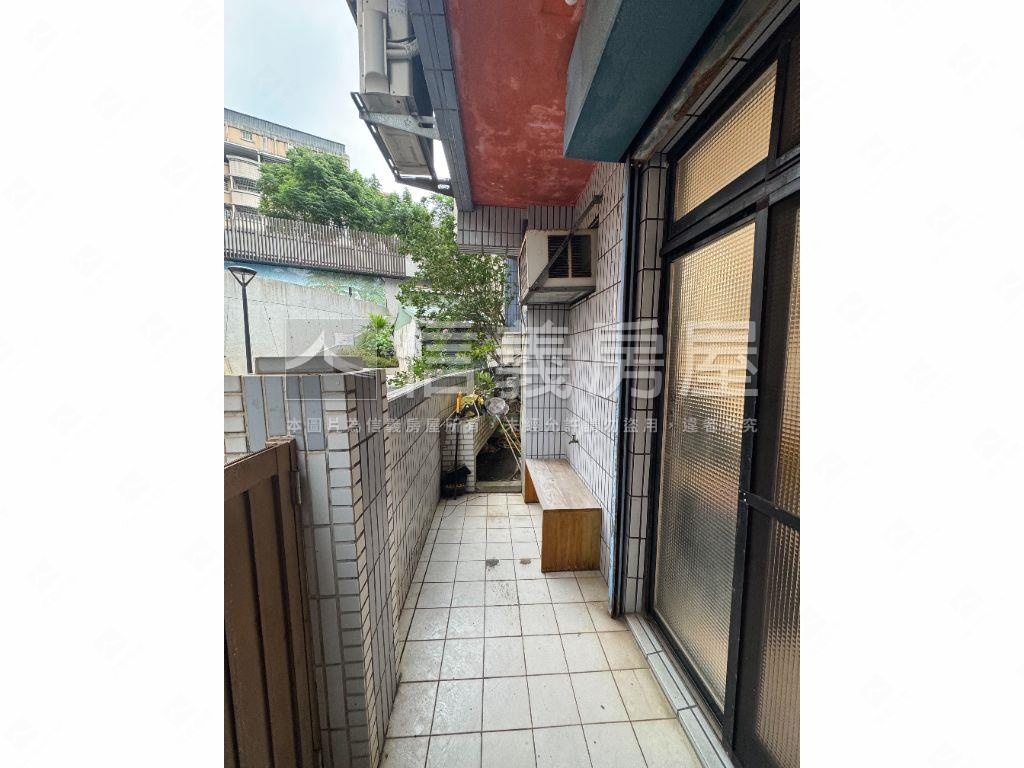 登林路有車位一樓房屋室內格局與周邊環境